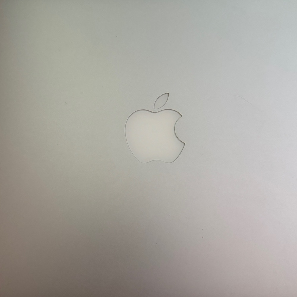 MacBook Pro 💻 - Picture 3 of 10